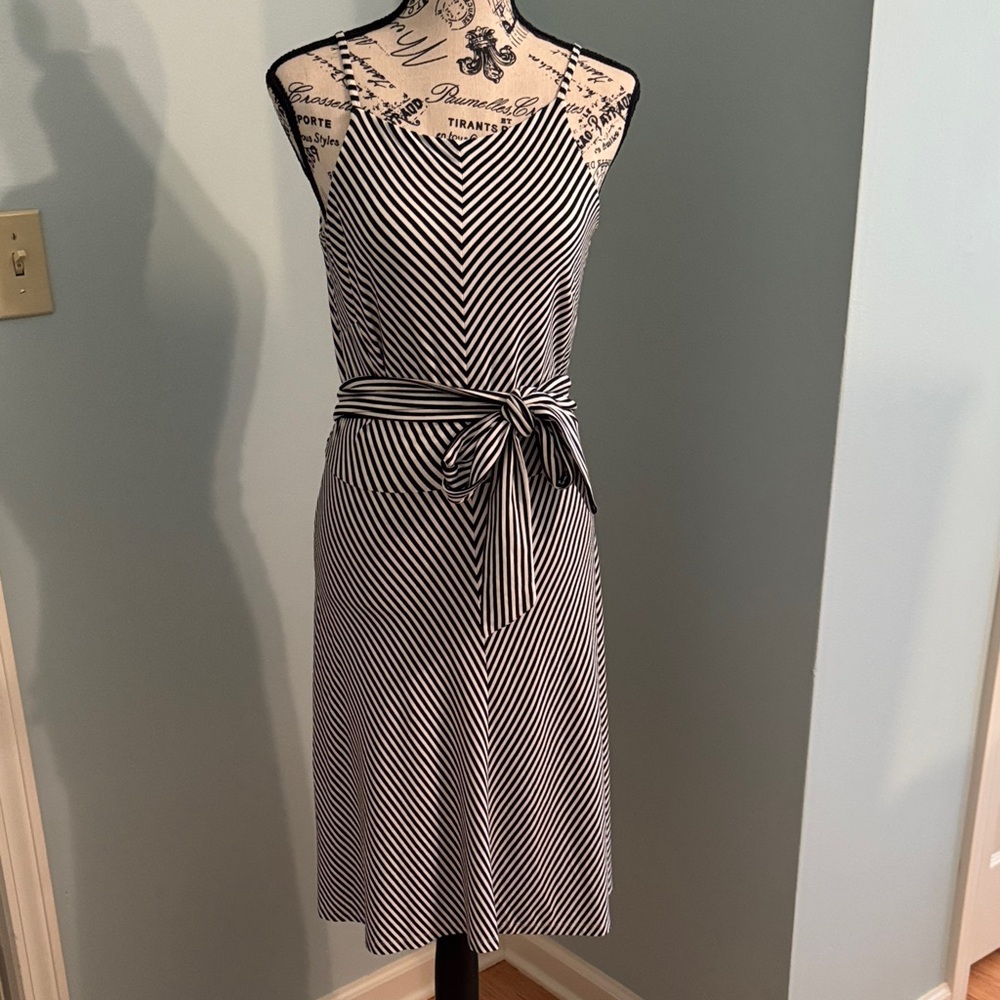 Ann Taylor Black and White Chevron Midi Dress